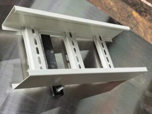 Thang máng cáp điện